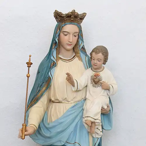 Gipsfigur - Maria mit Kind nach der Restaurierung